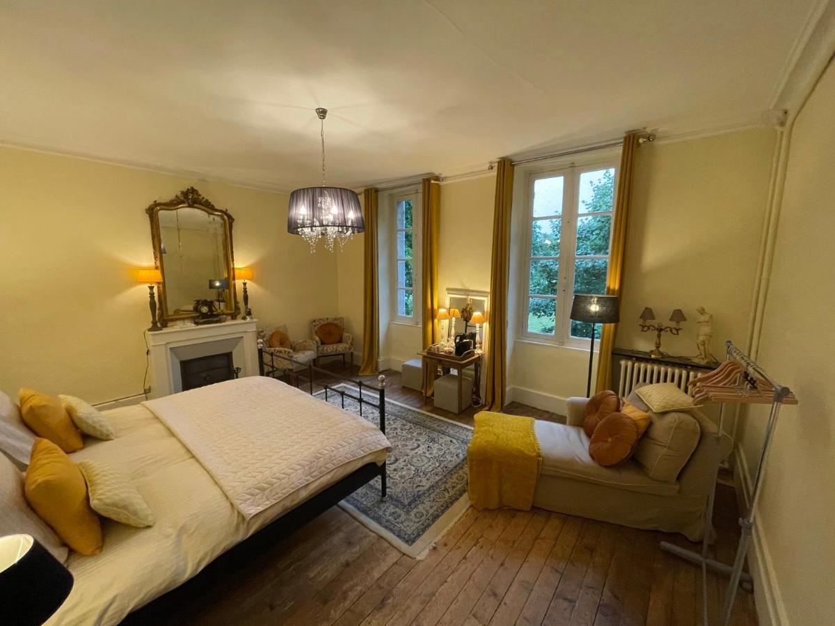 Chateau Du Grand Lucay Bed and breakfast *