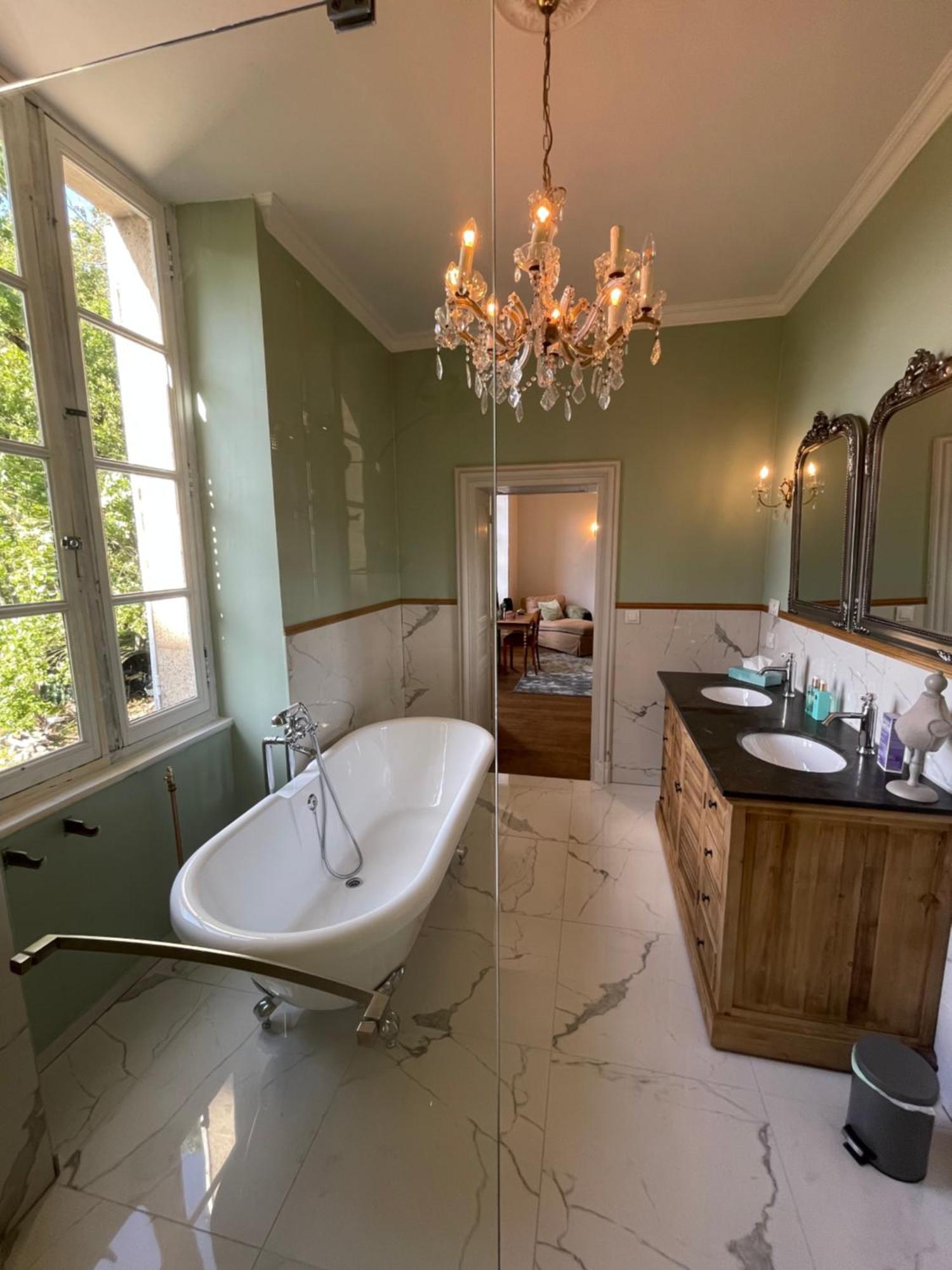 Bed and breakfast Chateau Du Grand Lucay Bourbon-lʼArchambault