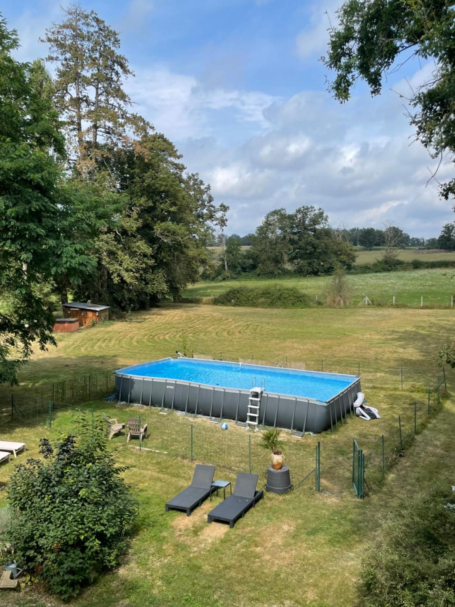 Chateau Du Grand Lucay Bed and breakfast Bourbon-lʼArchambault