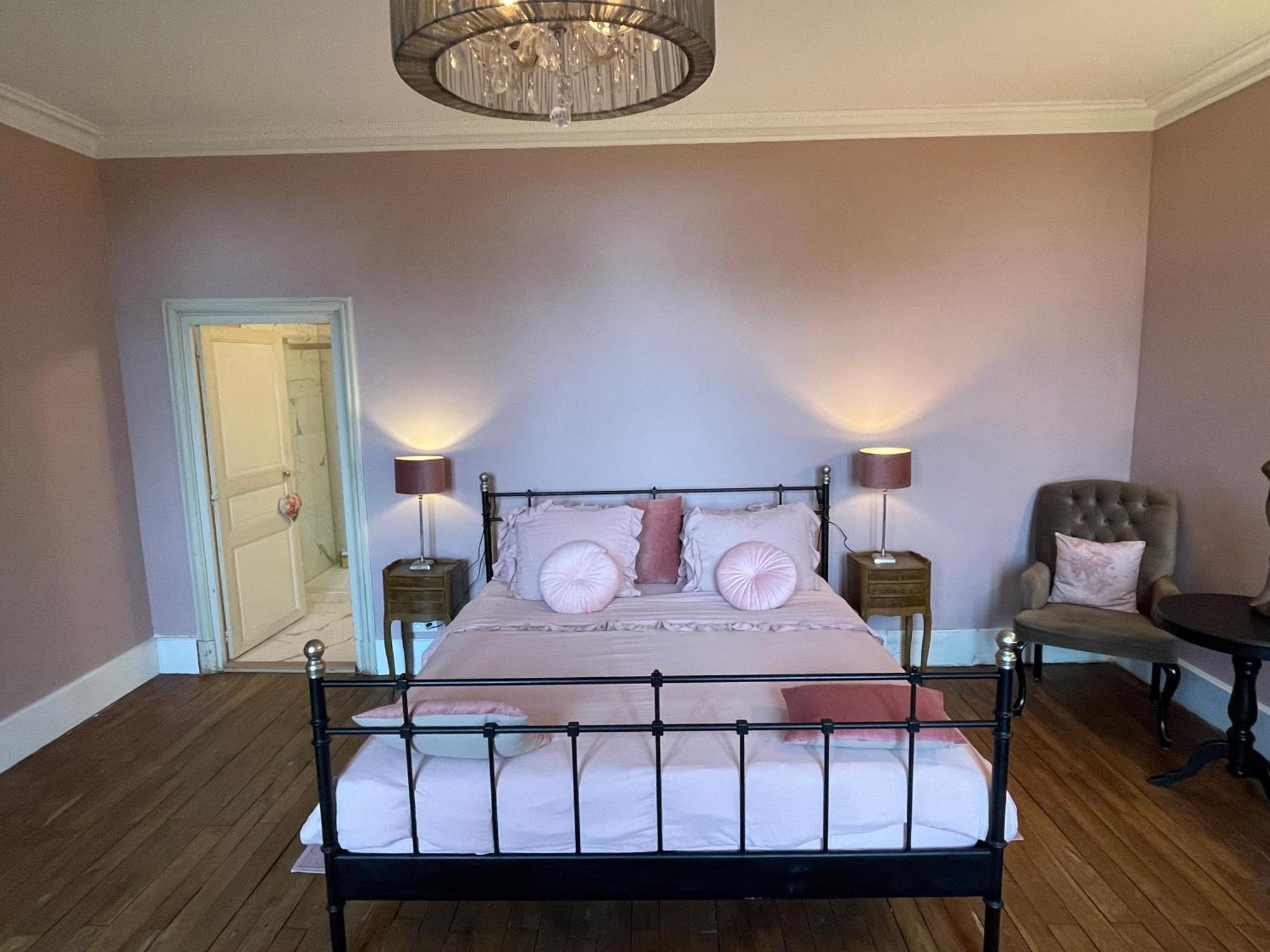 Chateau Du Grand Lucay Bed and breakfast